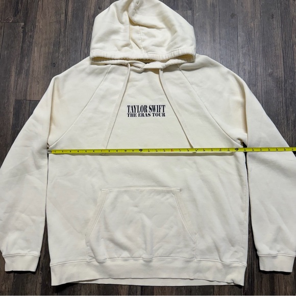 Taylor Swift 2023 The Eras Tour Concert Official Cream Hoodie Merch Sweatshirt L - Picture 12 of 12